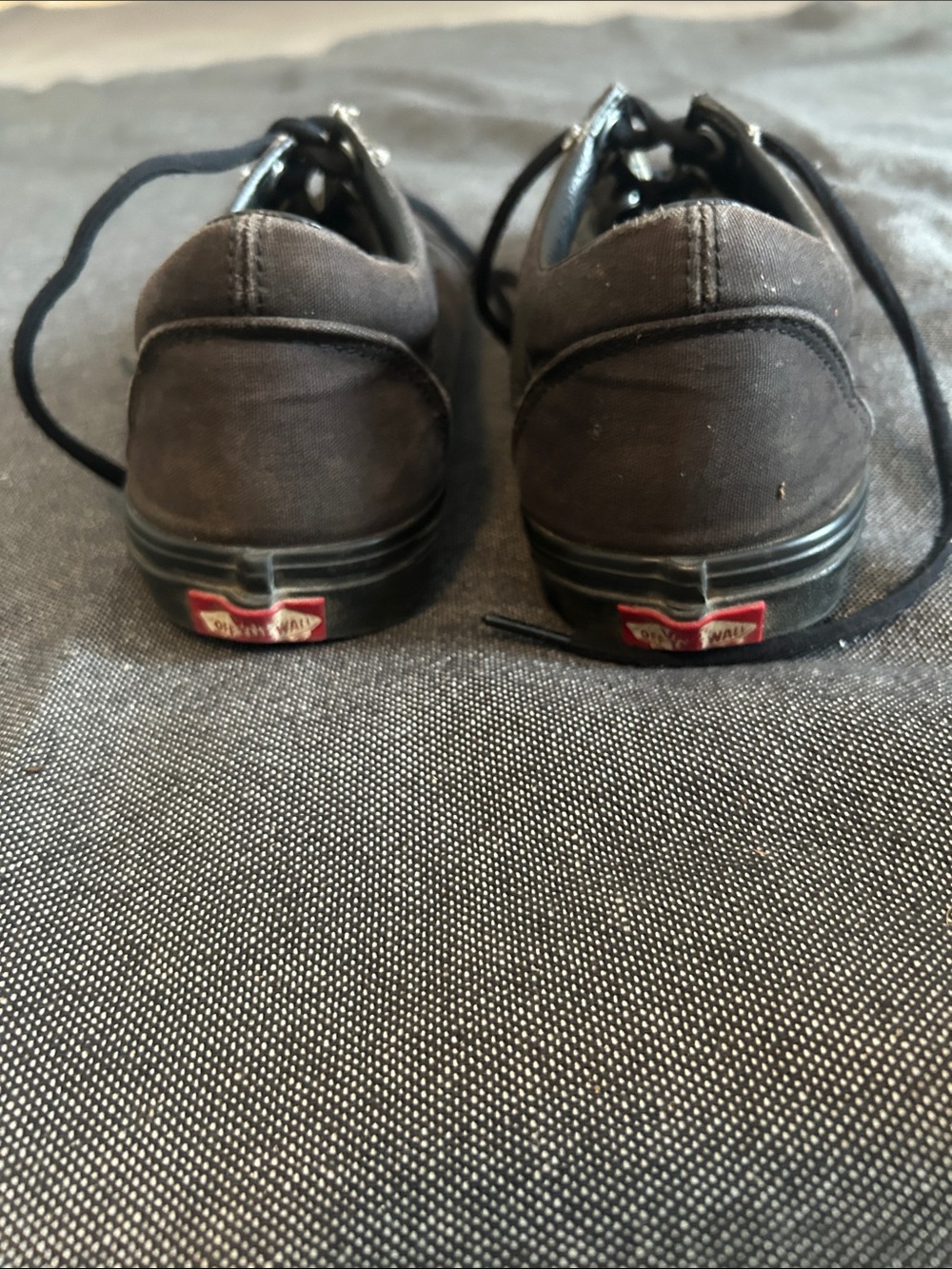 Vans Men's Old Skool Sneakers - Picture 5 of 6